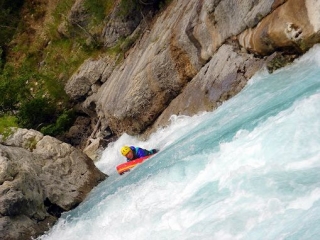  Hidrospeed en aguas brava 